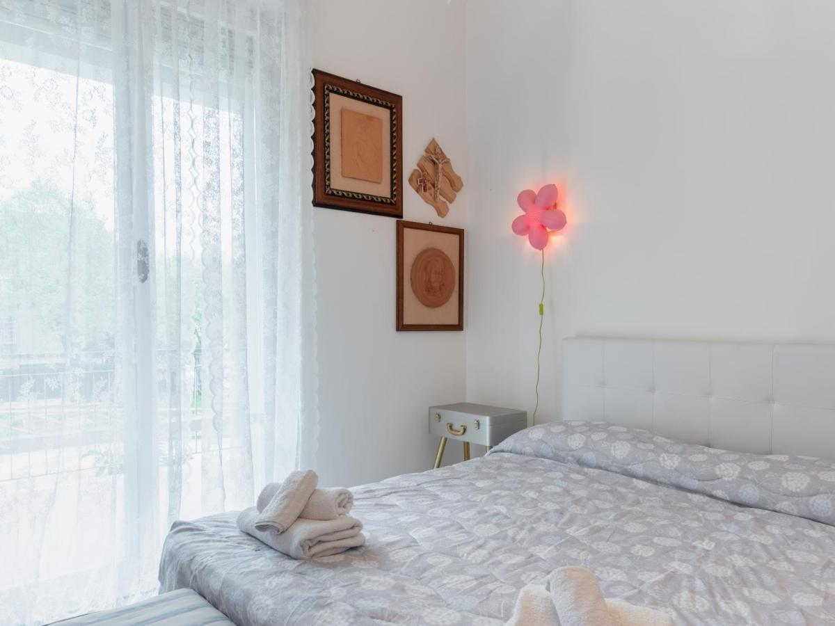Flaminia Bright & Roomy Apartment 페자로 외부 사진